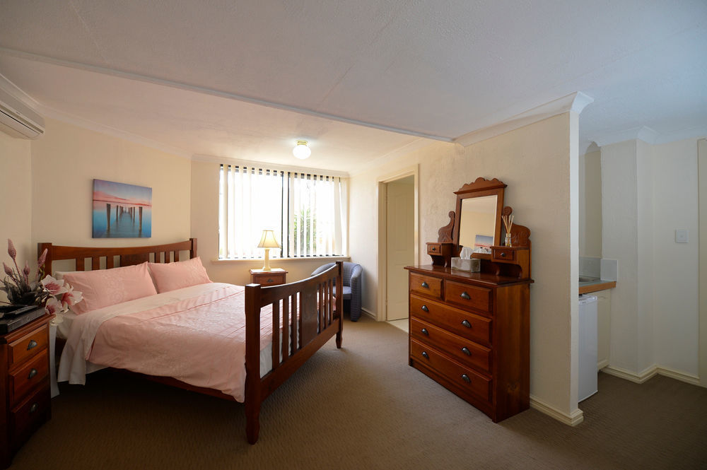 Palm Beach Guest House Рокингам Екстериор снимка